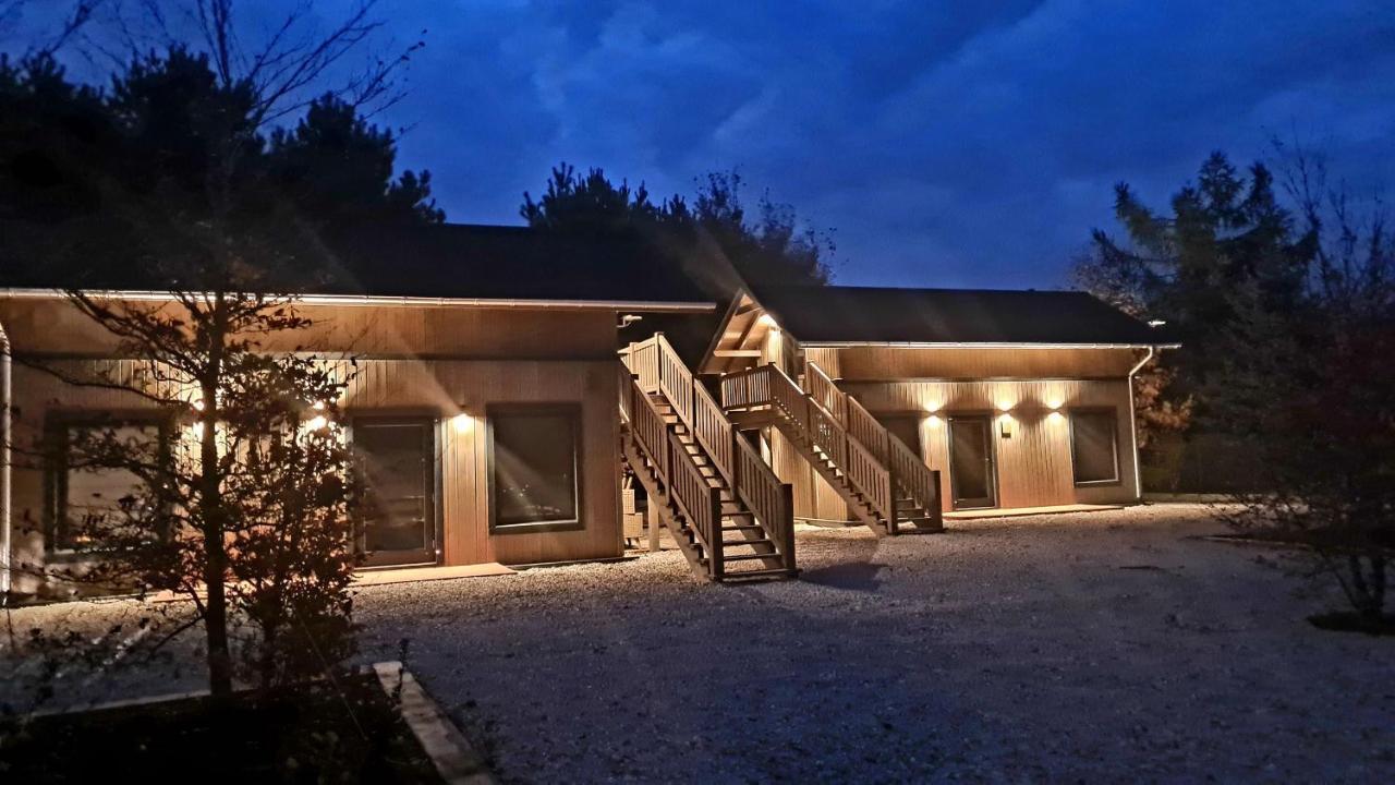 מלון Nieborów Oberza Pod Zlotym Prosiakiem מראה חיצוני תמונה